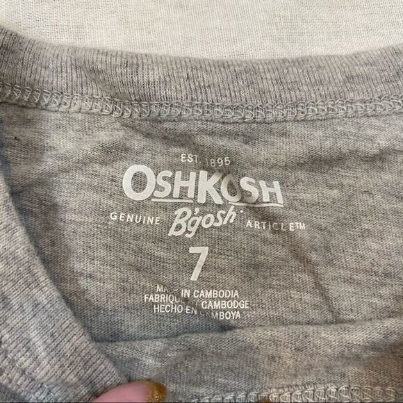 Boys Size 7 Osh Kosh Lot Includes 2 Pants 1 Sweater, 2 Tee Shirts - Picture 11 of 13